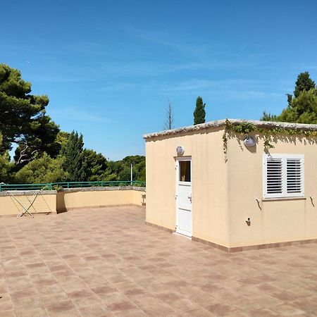 Old Captain'S Apartments - In A Pine Wood By The Sea And Tennis Courts Split Extérieur photo