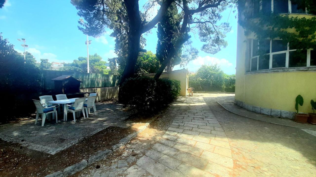 Old Captain'S Apartments - In A Pine Wood By The Sea And Tennis Courts Split Extérieur photo