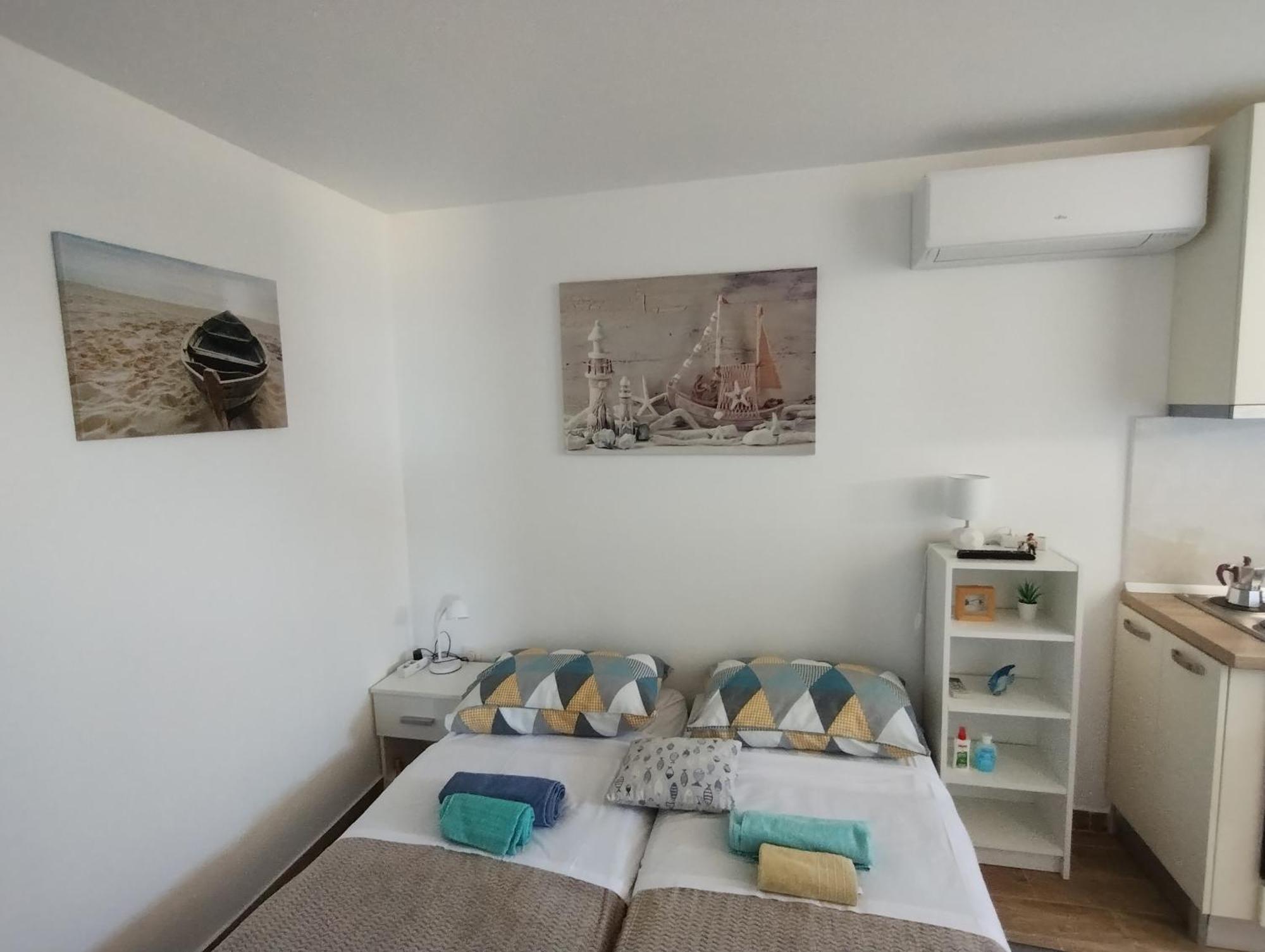 Old Captain'S Apartments - In A Pine Wood By The Sea And Tennis Courts Split Chambre photo